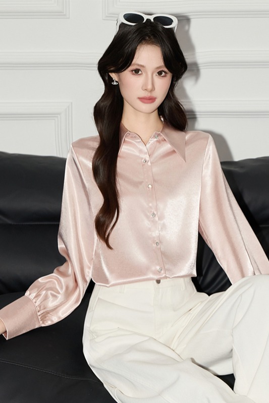 Simple and versatile pink shirt, women's 2025 autumn outfit, new design, niche temperament, casual long sleeved shirt Simple and versatile pink shirt, women's 2025 autumn outfit, new design, niche temperament, casual long sleeved shirt