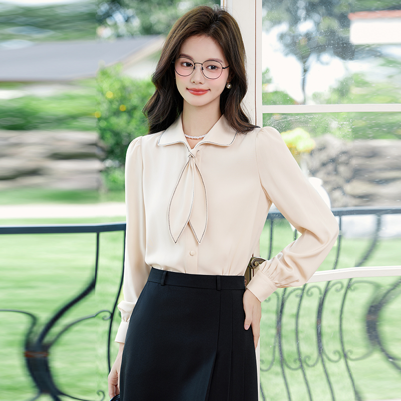 Fashionable Western style bow tie shirt for women 2025 early autumn new style, simple temperament, casual versatile commuting long sleeved shirt Fashionable Western style bow tie shirt for women 2025 early autumn new style, simple temperament, casual versatile commuting long sleeved shirt