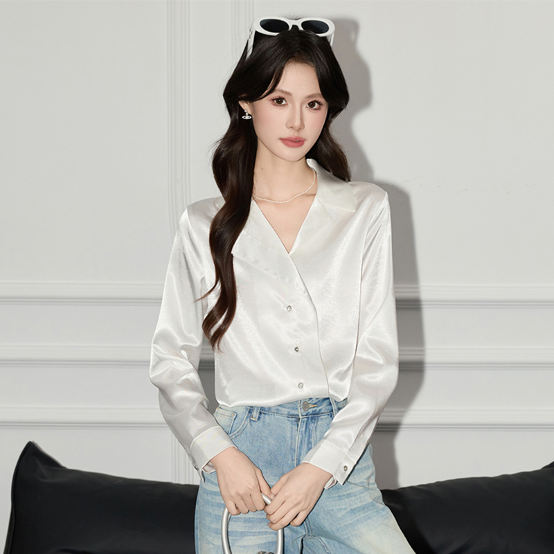 Western style age reducing yellow shirt, women's autumn new style fashionable and simple OL casual versatile temperament V-neck shirt Western style age reducing yellow shirt, women's autumn new style fashionable and simple OL casual versatile temperament V-neck shirt