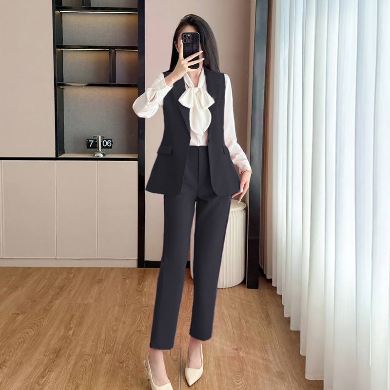 Leisure commuting pink vest set for women's 2025 autumn outfit, new fashionable and simple temperament, goddess style sleeveless vest Leisure commuting pink vest set for women's 2025 autumn outfit, new fashionable and simple temperament, goddess style sleeveless vest