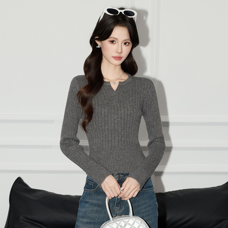 Half open neck knitted base sweater for women in autumn and winter 2025, stylish interior with pullover sweater, slim fit and versatile top for slimming Half open neck knitted base sweater for women in autumn and winter 2025, stylish interior with pullover sweater, slim fit and versatile top for slimming