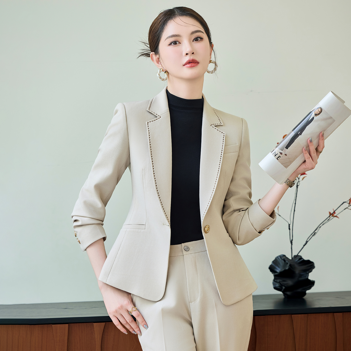 2025 high-end purple suit jacket for women in autumn, simple and capable temperament, slim fit one button suit set 2025 high-end purple suit jacket for women in autumn, simple and capable temperament, slim fit one button suit set