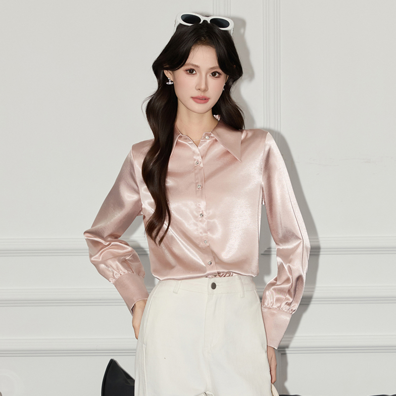Simple and versatile pink shirt, women's 2025 autumn outfit, new design, niche temperament, casual long sleeved shirt Simple and versatile pink shirt, women's 2025 autumn outfit, new design, niche temperament, casual long sleeved shirt