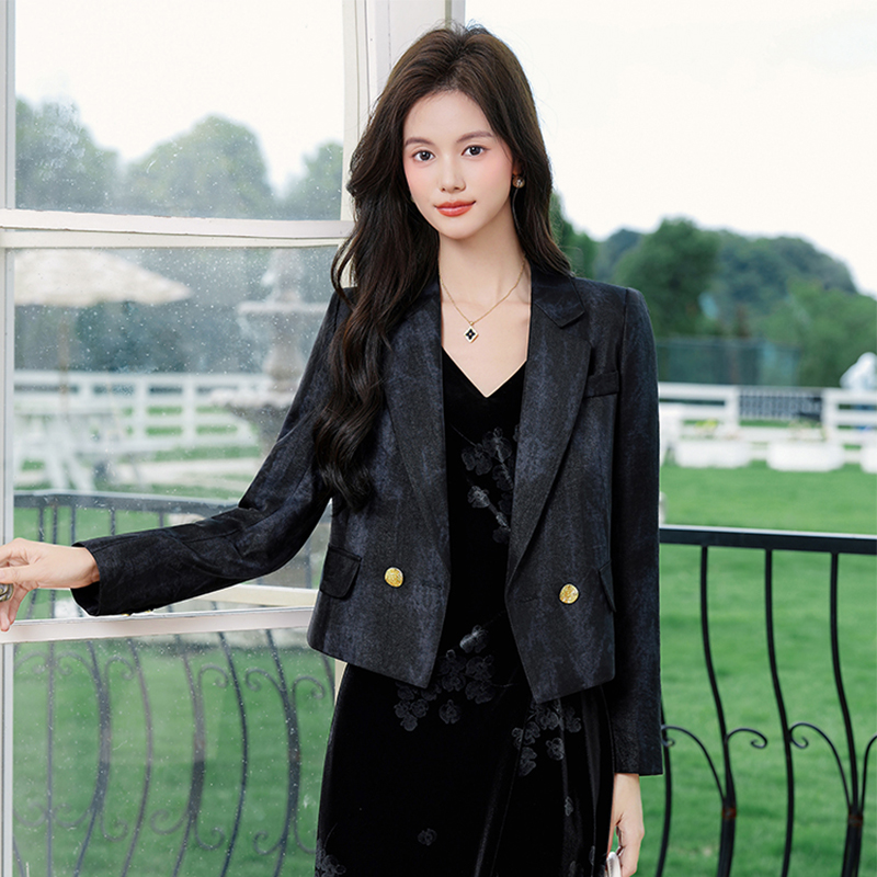 2025 petite short style suit jacket for women's early autumn new fashion Korean style casual versatile long sleeved suit 2025 petite short style suit jacket for women's early autumn new fashion Korean style casual versatile long sleeved suit