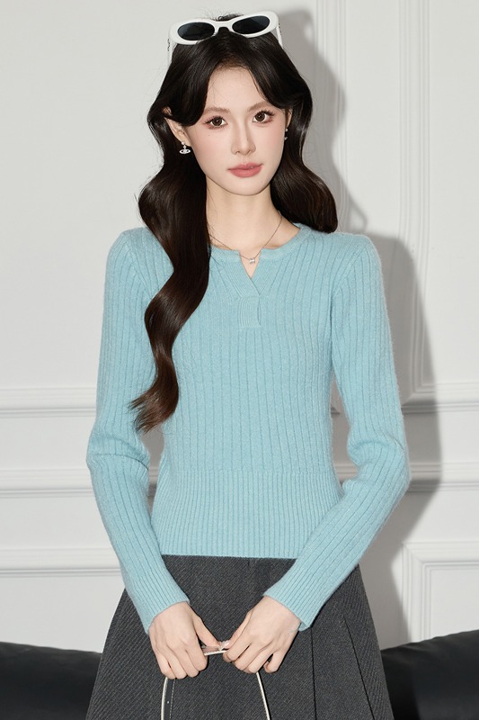 Half open neck knitted base sweater for women in autumn and winter 2025, stylish interior with pullover sweater, slim fit and versatile top for slimming Half open neck knitted base sweater for women in autumn and winter 2025, stylish interior with pullover sweater, slim fit and versatile top for slimming