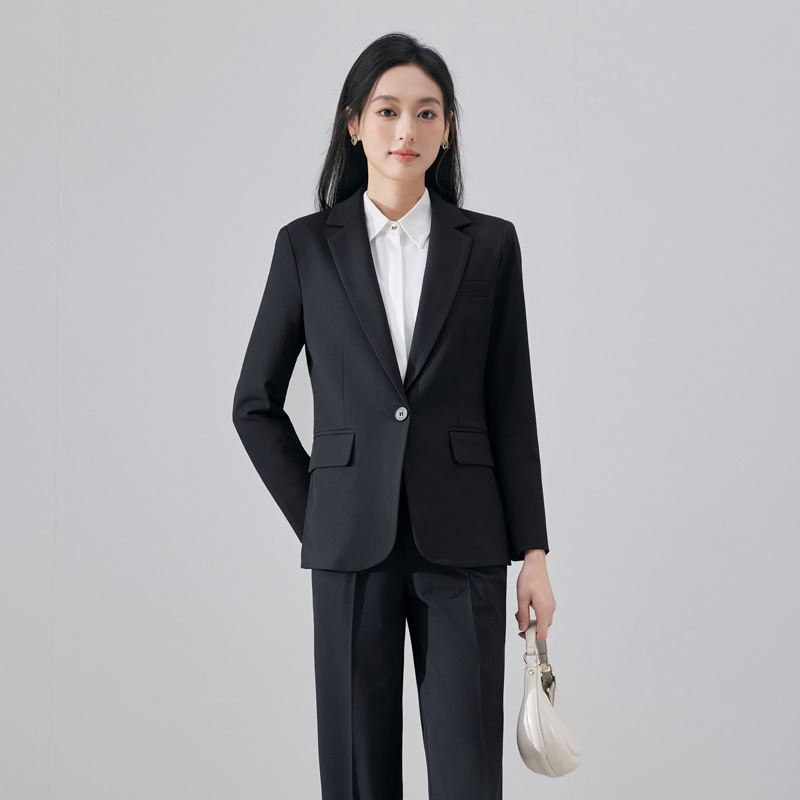 Commuting slim fit one button suit set for women in the autumn of 2025, featuring a slimming and goddess like style commuting mini suit Commuting slim fit one button suit set for women in the autumn of 2025, featuring a slimming and goddess like style commuting mini suit