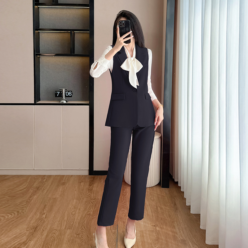 Leisure commuting pink vest set for women's 2025 autumn outfit, new fashionable and simple temperament, goddess style sleeveless vest Leisure commuting pink vest set for women's 2025 autumn outfit, new fashionable and simple temperament, goddess style sleeveless vest