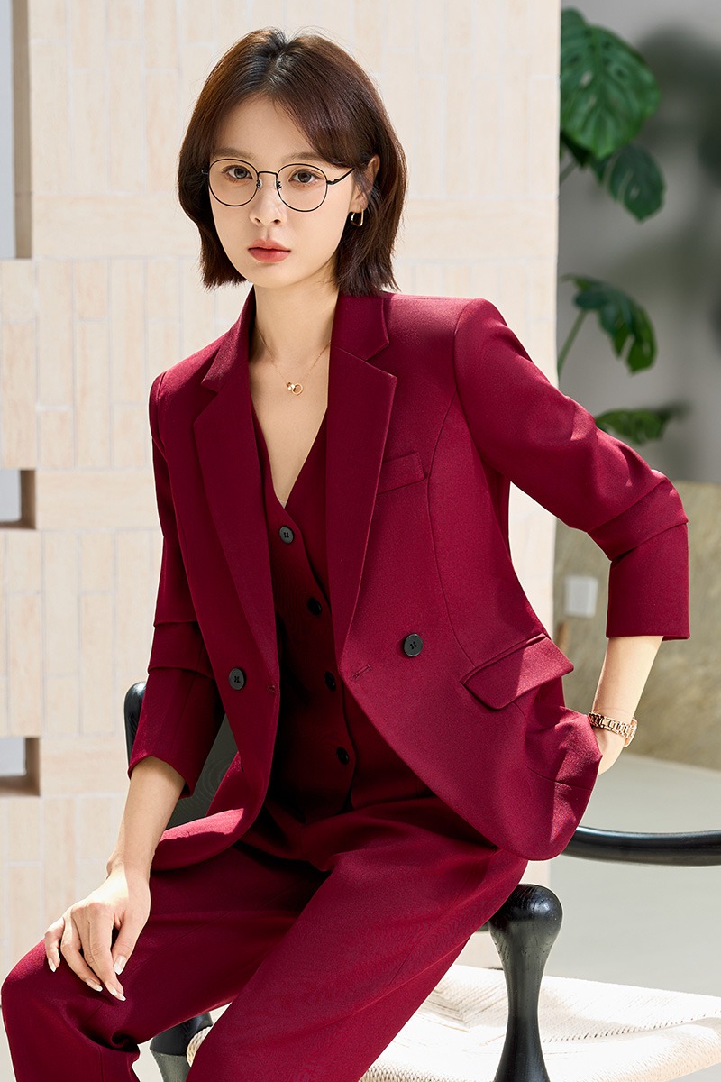 Wedding host, professional formal suit, vest pants set, women's 2025 autumn simple and capable temperament suit Wedding host, professional formal suit, vest pants set, women's 2025 autumn simple and capable temperament suit