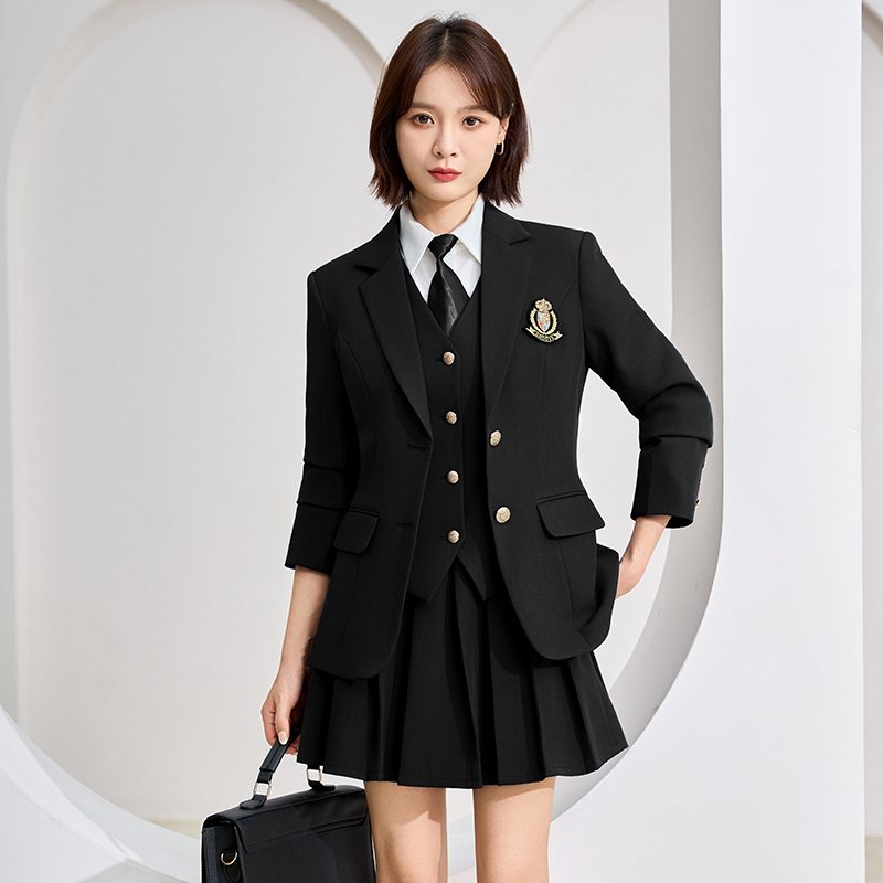 College style uniform, suit, pleated skirt set, women's 2025 early autumn new style, simple temperament, versatile commuting work clothes College style uniform, suit, pleated skirt set, women's 2025 early autumn new style, simple temperament, versatile commuting work clothes