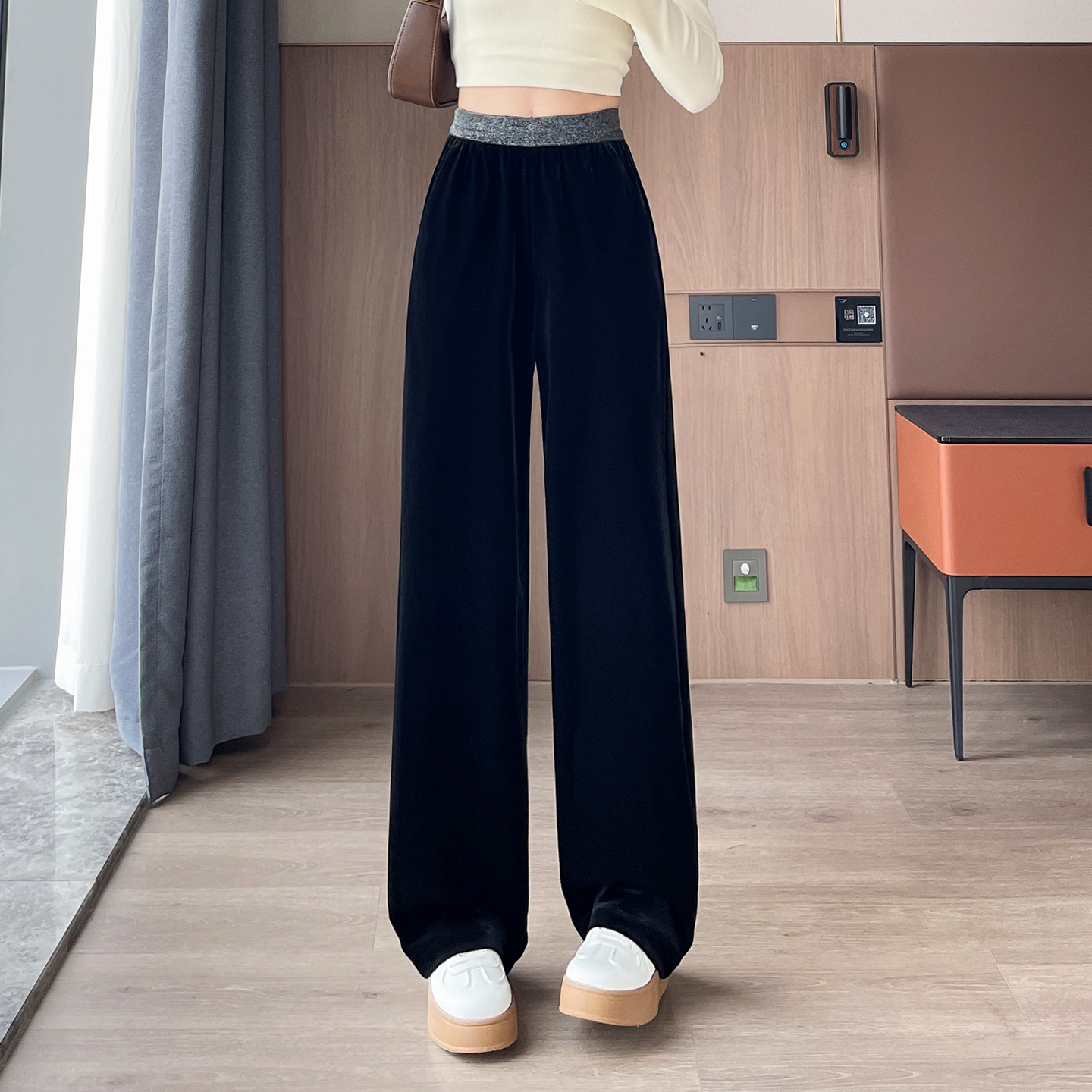 Fashionable, minimalist, and high-end gold velvet casual pants for women in autumn 2025. New design with a niche and versatile wide leg pants Fashionable, minimalist, and high-end gold velvet casual pants for women in autumn 2025. New design with a niche and versatile wide leg pants