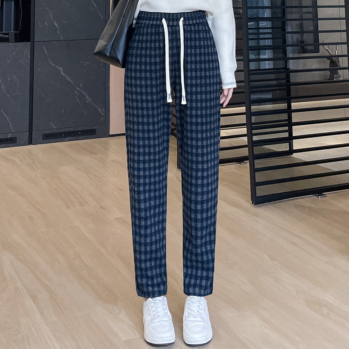 Small woolen casual pants for women in autumn 2025, with a simple temperament and OL casual versatile elastic waisted pants