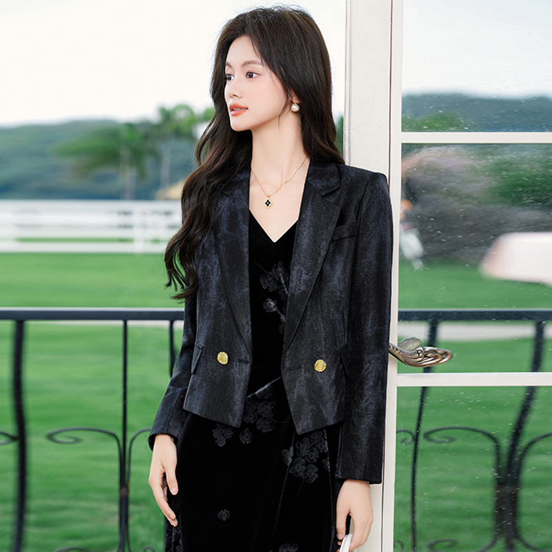 2025 petite short style suit jacket for women's early autumn new fashion Korean style casual versatile long sleeved suit 2025 petite short style suit jacket for women's early autumn new fashion Korean style casual versatile long sleeved suit