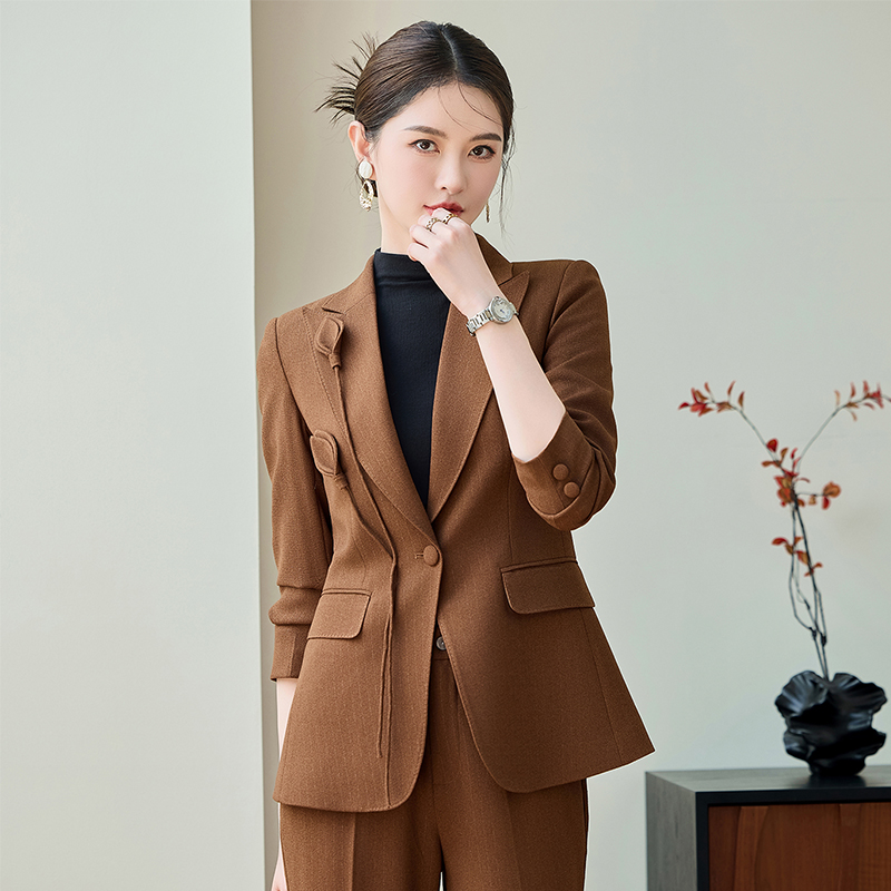 High end long sleeved suit jacket with a sense of design, women's 2025 autumn outfit new style, simple and capable temperament, slim fit suit set High end long sleeved suit jacket with a sense of design, women's 2025 autumn outfit new style, simple and capable temperament, slim fit suit set