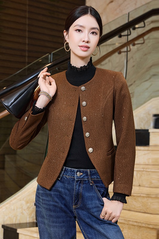 Temperament Small Fragrant Round Neck Jacket for Women in Early Autumn 2025 Fashion Simple Temperament Commuting Versatile Short Top Temperament Small Fragrant Round Neck Jacket for Women in Early Autumn 2025 Fashion Simple Temperament Commuting Versatile Short Top