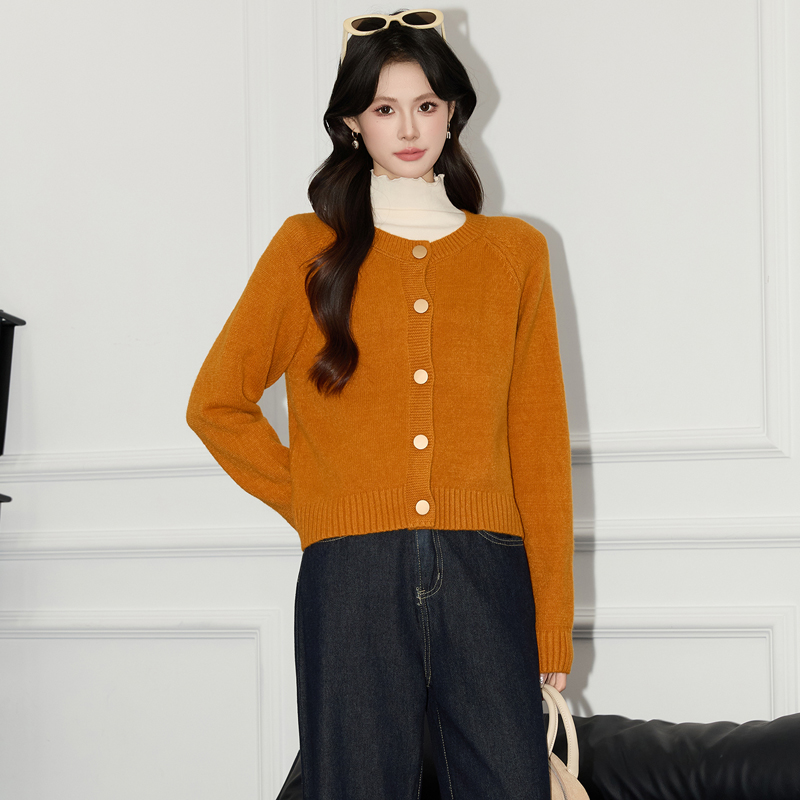 2025 Lazy Style Sweater Women's Autumn and Winter New Style Design Fashionable Single breasted Knitted Cardigan Versatile Look Slimming Top 2025 Lazy Style Sweater Women's Autumn and Winter New Style Design Fashionable Single breasted Knitted Cardigan Versatile Look Slimming Top