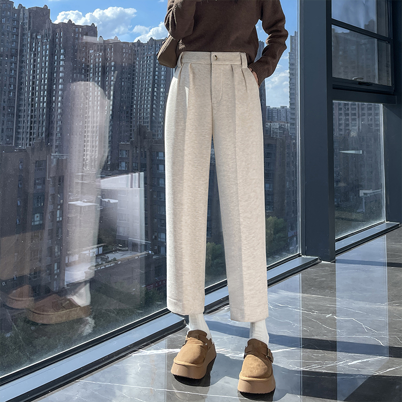 Short 9-inch pants for women in autumn and winter 2025, fashionable and simple temperament, casual and versatile temperament, woolen fabric, small foot cigarette tube pants Short 9-inch pants for women in autumn and winter 2025, fashionable and simple temperament, casual and versatile temperament, woolen fabric, small foot cigarette tube pants