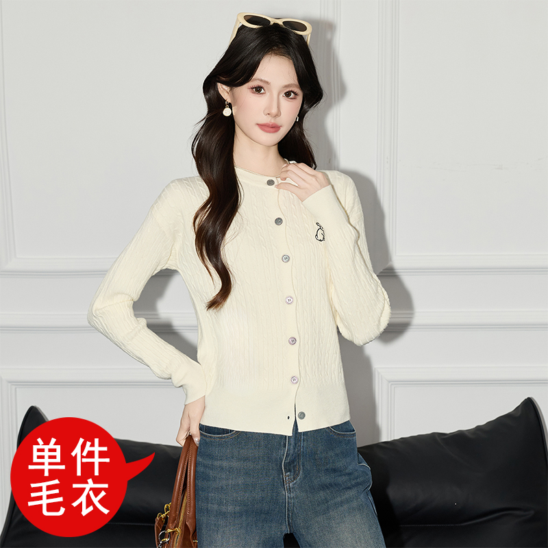 2025 slim fit single breasted sweater for women's autumn and winter new design sense, niche temperament, casual versatile long sleeved top 2025 slim fit single breasted sweater for women's autumn and winter new design sense, niche temperament, casual versatile long sleeved top