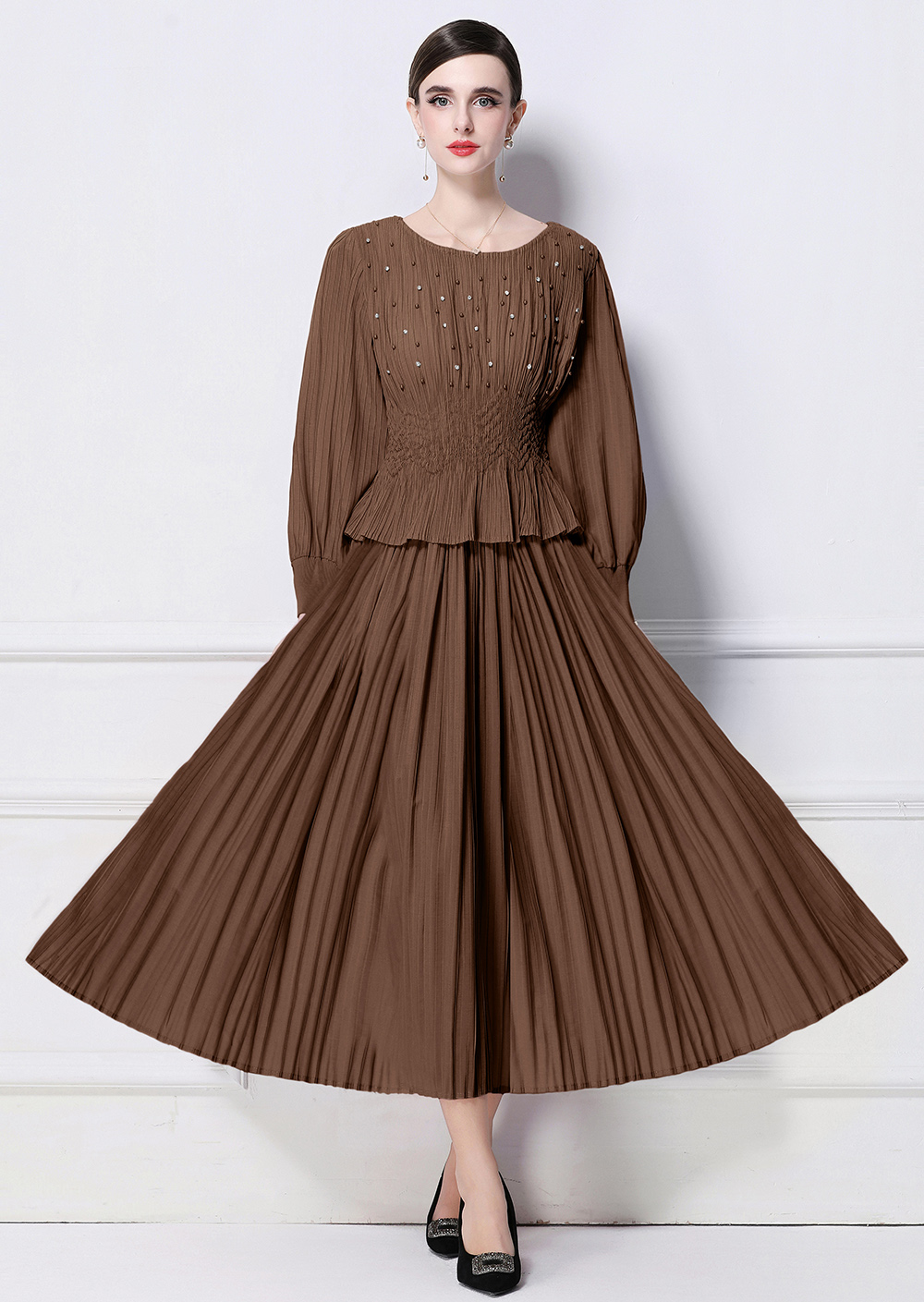 Factory direct sales of Miyake wrinkled heavy industry nail bead fake two-piece dress set Factory direct sales of Miyake wrinkled heavy industry nail bead fake two-piece dress set