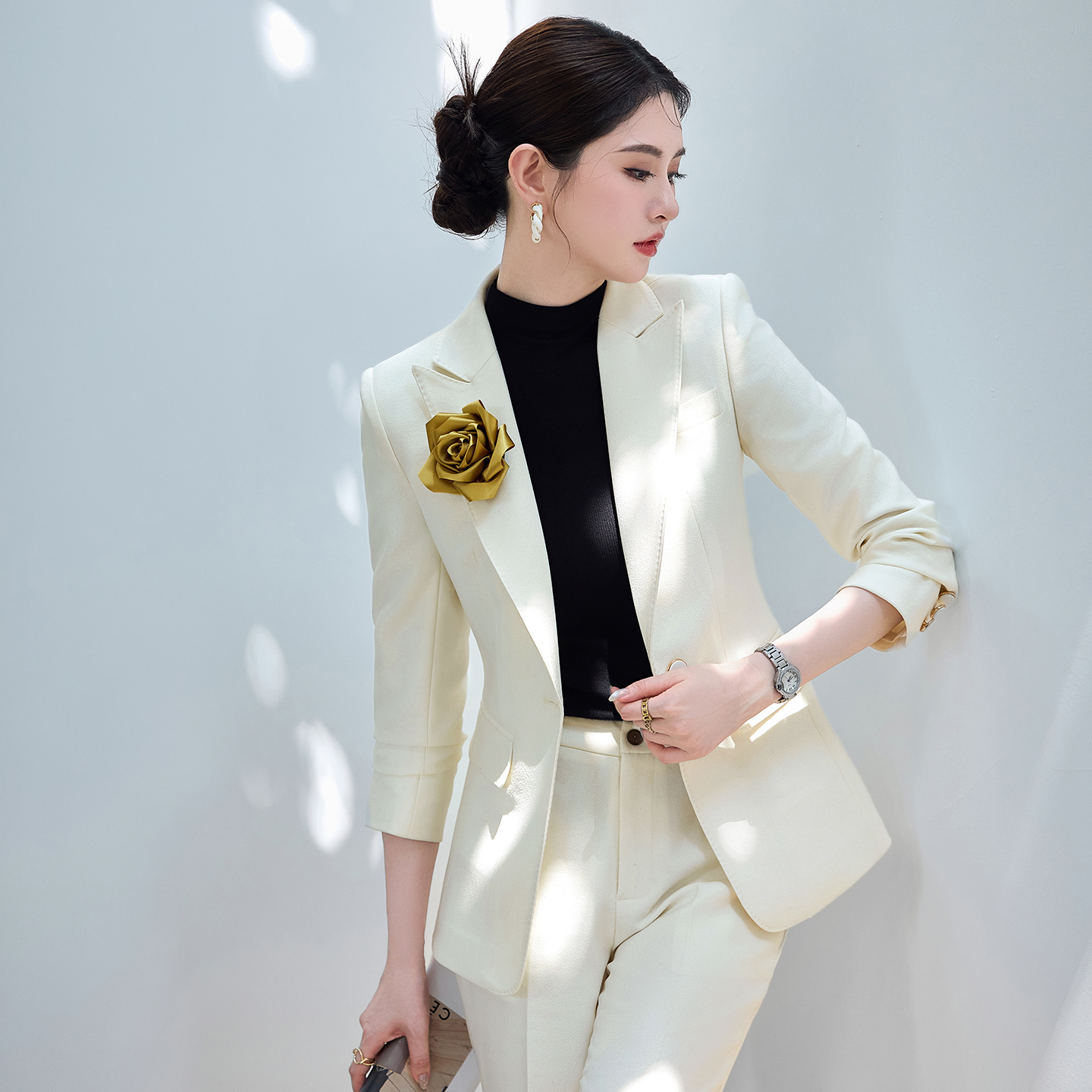 Design sense, temperament, long sleeved suit jacket, women's autumn slimming and high-end professional formal suit two-piece set Design sense, temperament, long sleeved suit jacket, women's autumn slimming and high-end professional formal suit two-piece set
