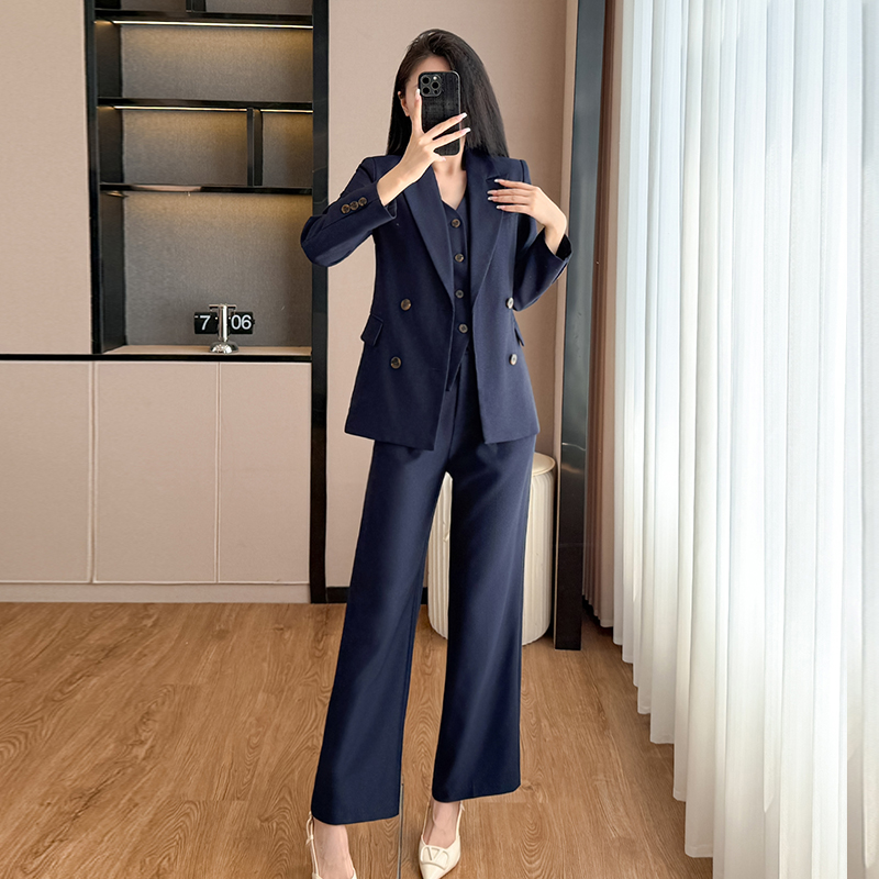 Apricot colored suit, vest, pants, three piece set, professional women's clothing, 2025 autumn new design, high-end commuting formal wear Apricot colored suit, vest, pants, three piece set, professional women's clothing, 2025 autumn new design, high-end commuting formal wear