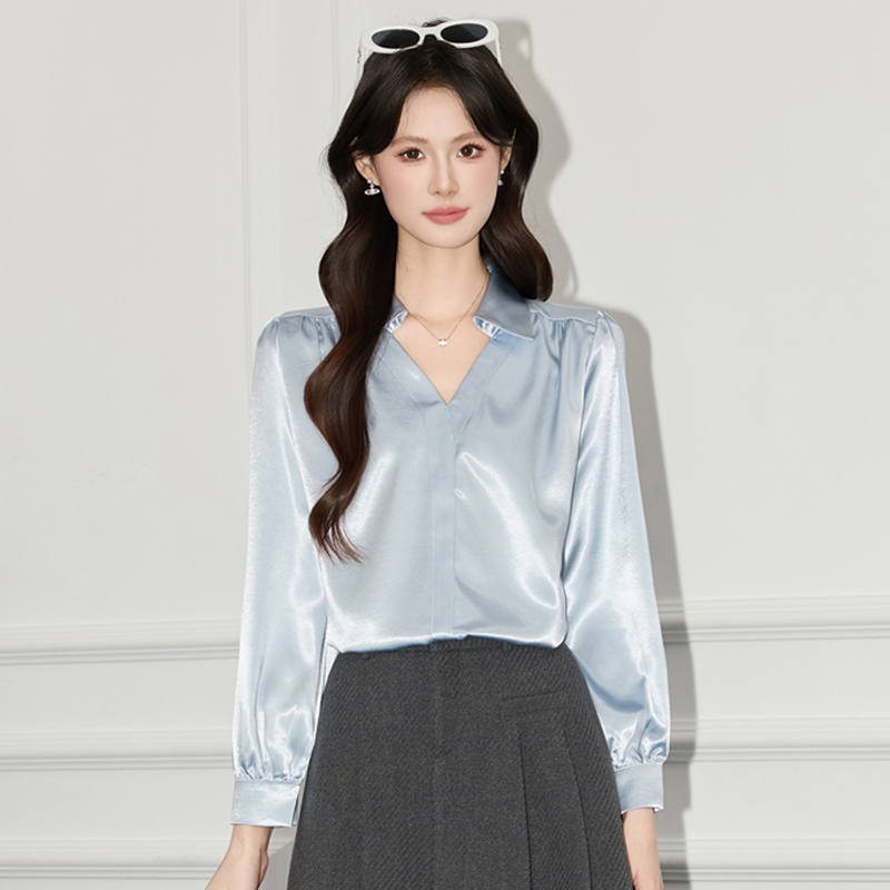 High end temperament V-neck shirt for women 2025 design sense, niche casual top, high-end sense, acetate satin shirt, autumn High end temperament V-neck shirt for women 2025 design sense, niche casual top, high-end sense, acetate satin shirt, autumn