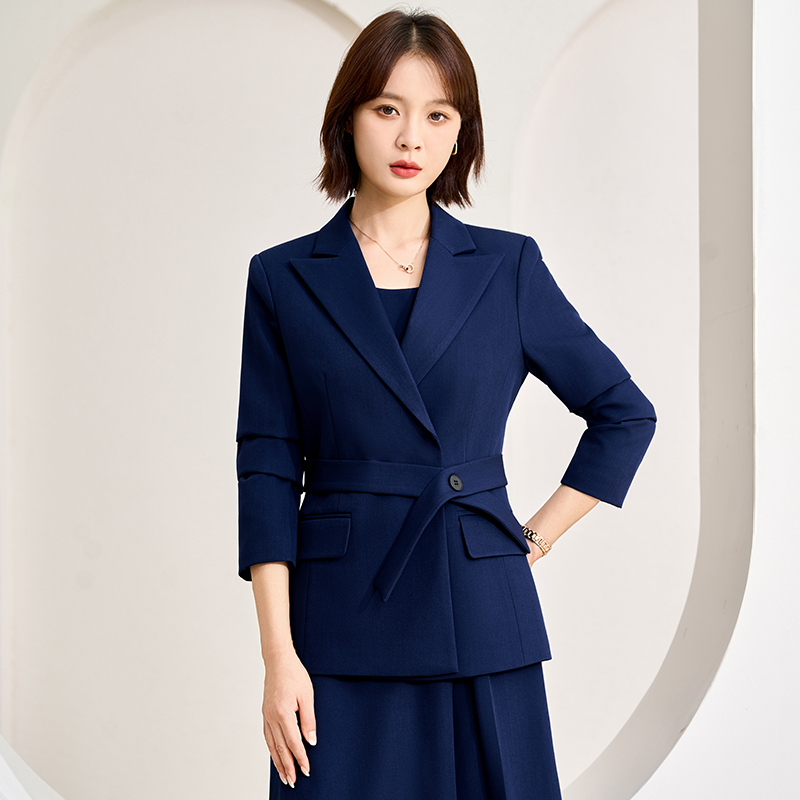 Strap up waist slimming gray suit for women in the autumn of 2025, with a sense of luxury, professional work clothes, commuting suits Strap up waist slimming gray suit for women in the autumn of 2025, with a sense of luxury, professional work clothes, commuting suits