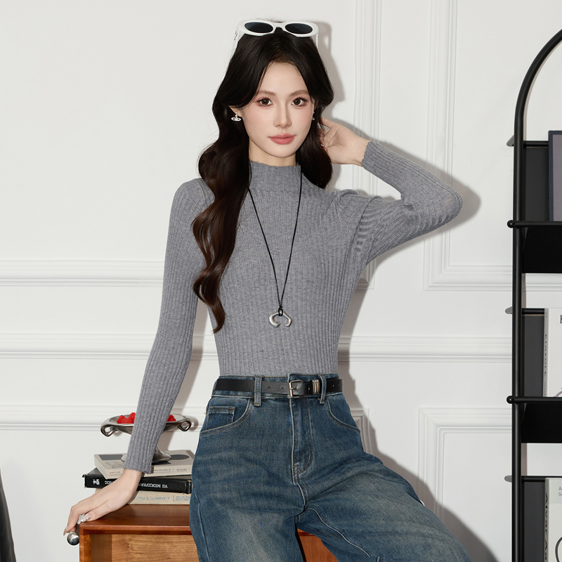 Half high neck sweater for women, 2025 early autumn new style, slim fit, slimming temperament, casual versatile knit sweater, small top Half high neck sweater for women, 2025 early autumn new style, slim fit, slimming temperament, casual versatile knit sweater, small top