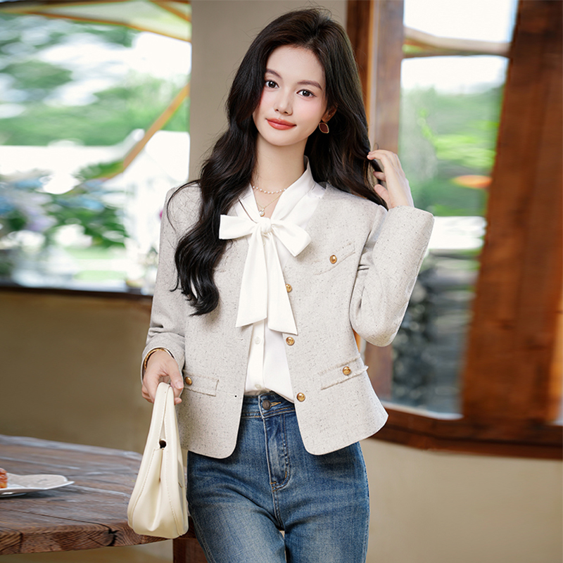 Xiaoxiangfeng Short Black Jacket for Women 2025 Early Autumn New Style Fashionable Simple Temperament Casual Versatile Long Sleeve Top Xiaoxiangfeng Short Black Jacket for Women 2025 Early Autumn New Style Fashionable Simple Temperament Casual Versatile Long Sleeve Top