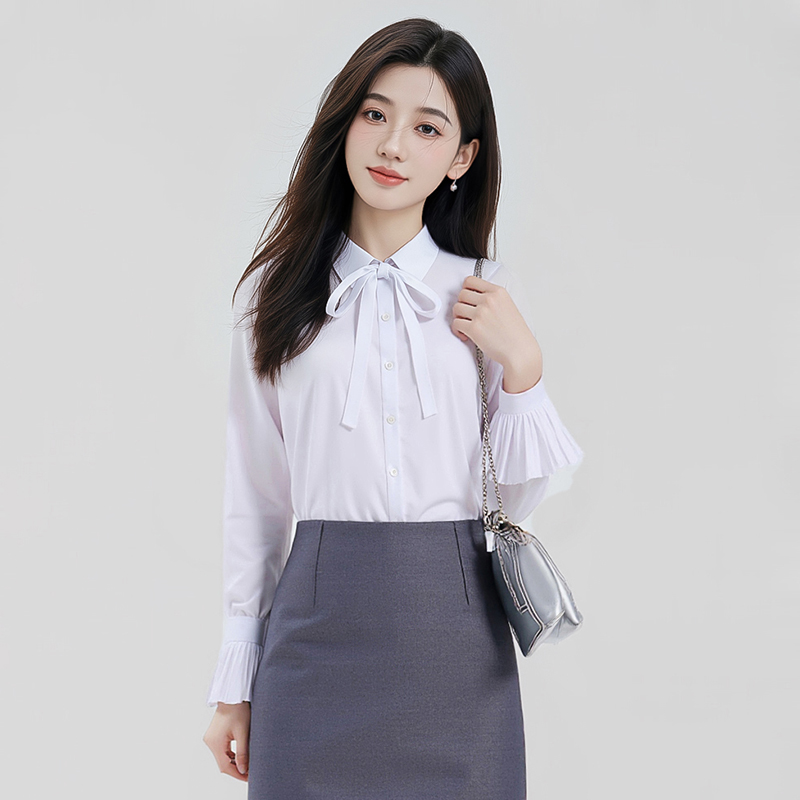 Xiaoxiangfeng temperament casual white shirt for women in early autumn 2025, with a niche and versatile design sense, a lace up shirt, and a small shirt Xiaoxiangfeng temperament casual white shirt for women in early autumn 2025, with a niche and versatile design sense, a lace up shirt, and a small shirt