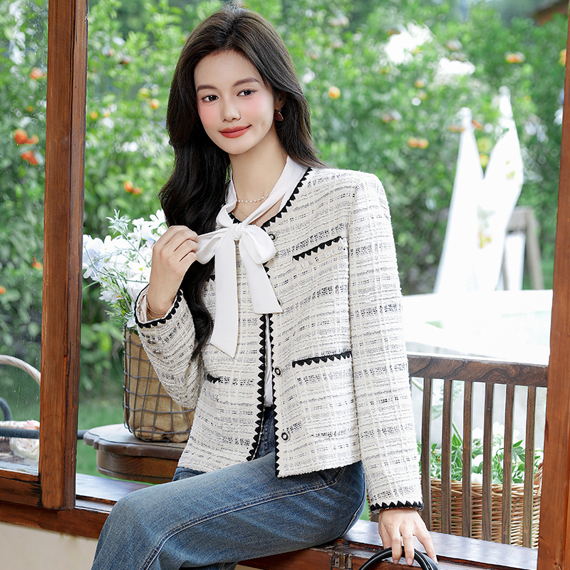 2025 Xiaoxiangfeng temperament short jacket women's autumn outfit new fashion Korean version western-style goddess style casual versatile top 2025 Xiaoxiangfeng temperament short jacket women's autumn outfit new fashion Korean version western-style goddess style casual versatile top