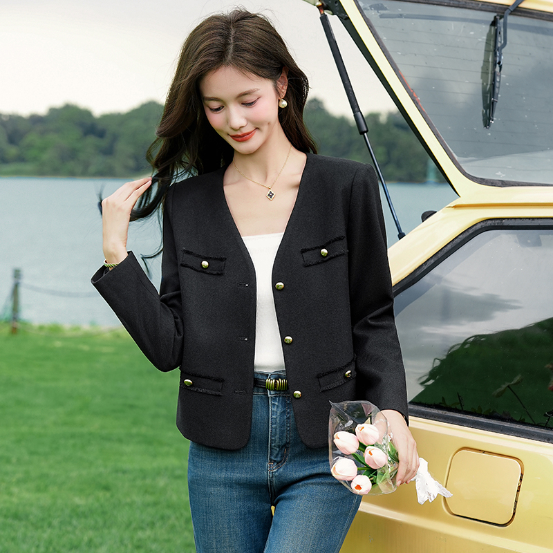 Xiaoxiangfeng Short Black Jacket for Women 2025 Early Autumn New Style Fashionable Simple Temperament Casual Versatile Long Sleeve Top Xiaoxiangfeng Short Black Jacket for Women 2025 Early Autumn New Style Fashionable Simple Temperament Casual Versatile Long Sleeve Top