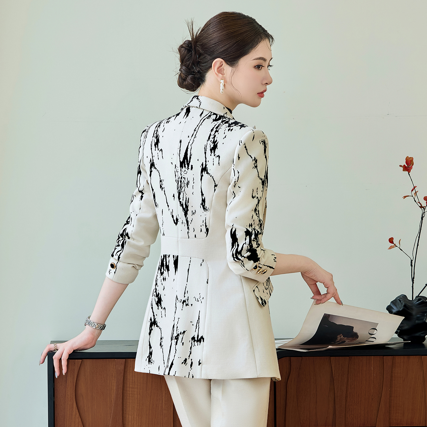 Chinese style printed suit set for women 2025 early autumn new slim fit one button commuting formal work clothes Chinese style printed suit set for women 2025 early autumn new slim fit one button commuting formal work clothes