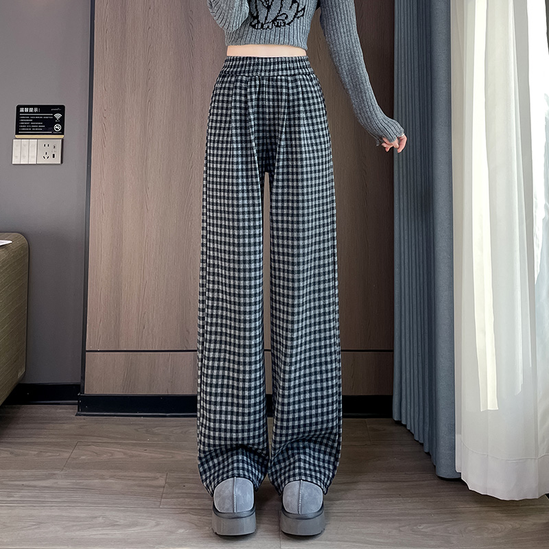 Thick and warm plaid casual pants with added fleece, women's autumn and winter new design sense, niche temperament, versatile elastic waisted pants Thick and warm plaid casual pants with added fleece, women's autumn and winter new design sense, niche temperament, versatile elastic waisted pants
