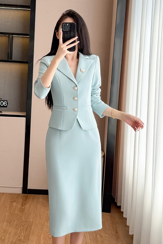 Mingyuan Xiaoxiangfeng Short Coat for Women 2025 Early Autumn Design Sense, niche temperament, goddess style suit, skirt set Mingyuan Xiaoxiangfeng Short Coat for Women 2025 Early Autumn Design Sense, niche temperament, goddess style suit, skirt set