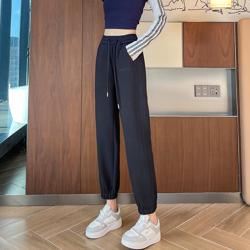 Small and loose fitting sports pants for women in autumn and winter 2025, new fashionable, simple, casual and versatile elastic pants Small and loose fitting sports pants for women in autumn and winter 2025, new fashionable, simple, casual and versatile elastic pants