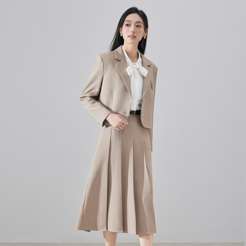 Small suit, half skirt, two-piece set, professional women's clothing, 2025 autumn new design, simple and versatile suit Small suit, half skirt, two-piece set, professional women's clothing, 2025 autumn new design, simple and versatile suit