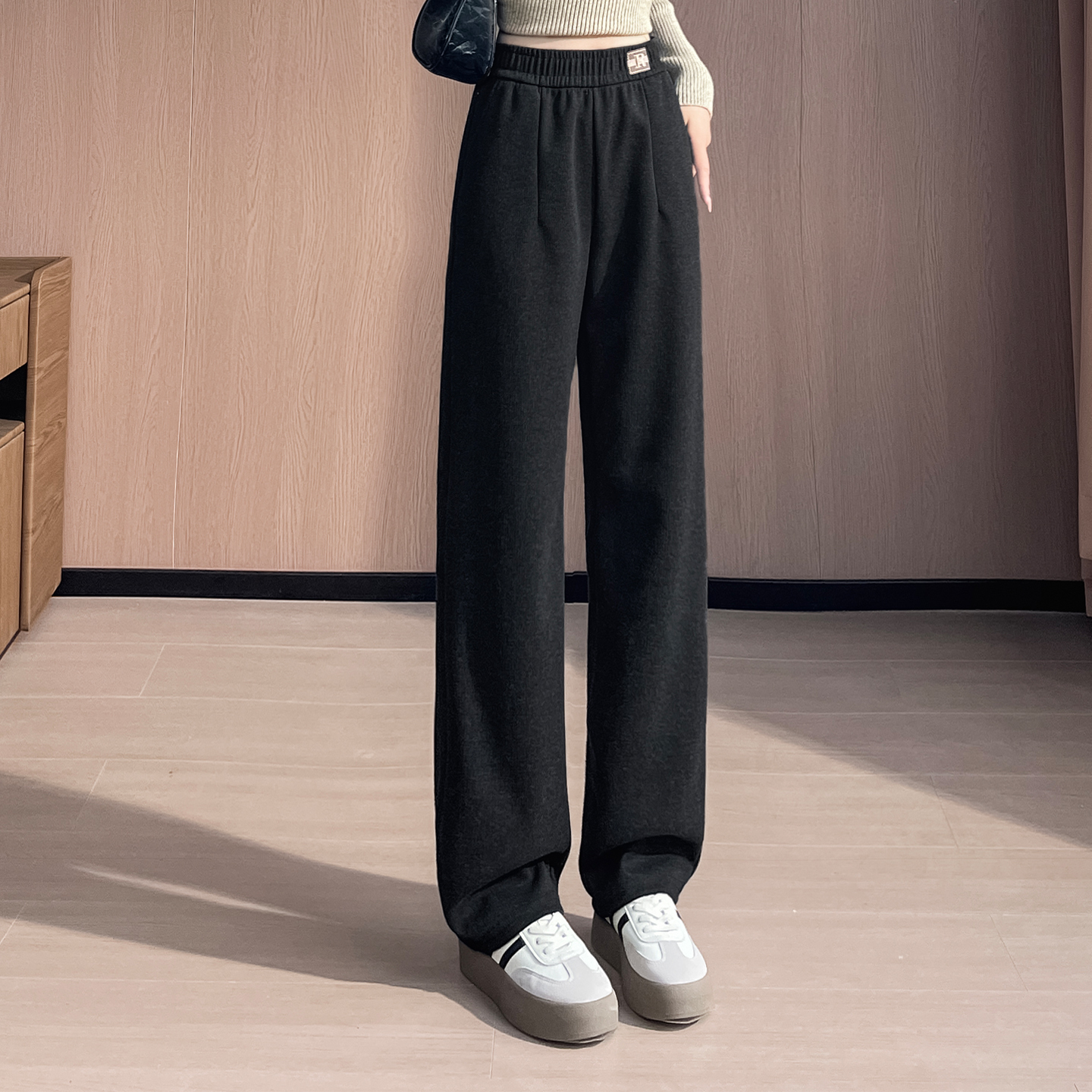 High waisted narrow version wide leg pants for women in autumn and winter 2025, new style with a hanging feel, large size, loose fit, slimming and versatile straight leg casual pants High waisted narrow version wide leg pants for women in autumn and winter 2025, new style with a hanging feel, large size, loose fit, slimming and versatile straight leg casual pants