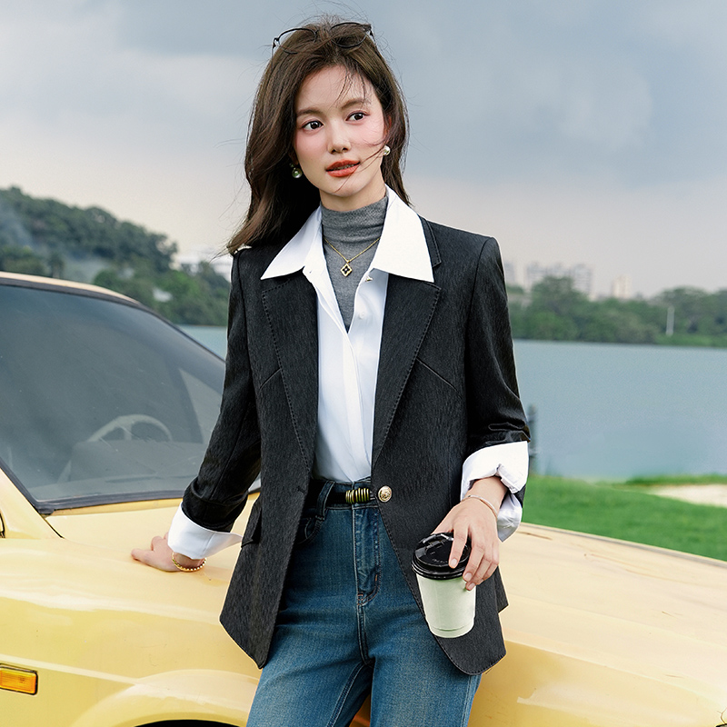 2025 simple and versatile suit jacket for women's autumn wear, new design sense, niche temperament, commuting professional long sleeved suit 2025 simple and versatile suit jacket for women's autumn wear, new design sense, niche temperament, commuting professional long sleeved suit