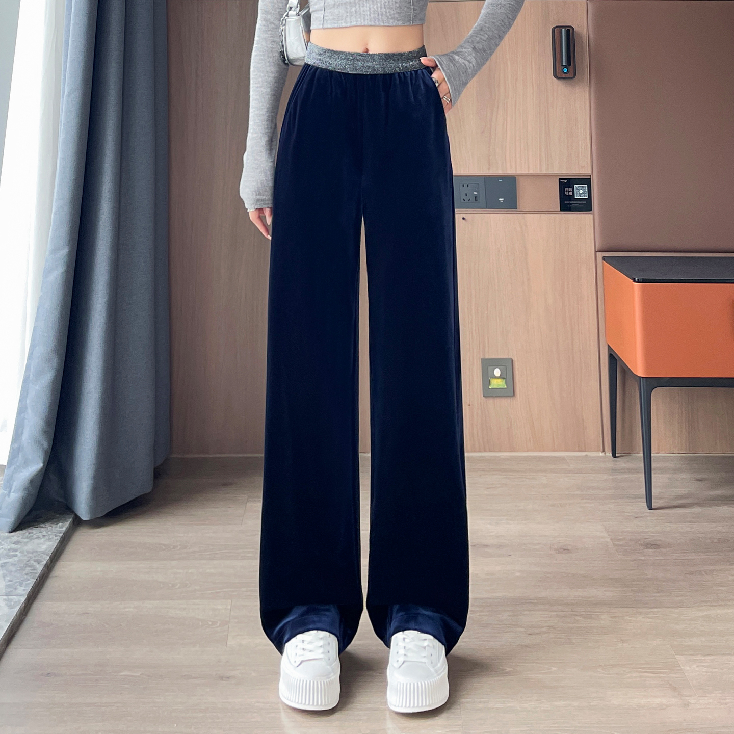 Fashionable, minimalist, and high-end gold velvet casual pants for women in autumn 2025. New design with a niche and versatile wide leg pants Fashionable, minimalist, and high-end gold velvet casual pants for women in autumn 2025. New design with a niche and versatile wide leg pants