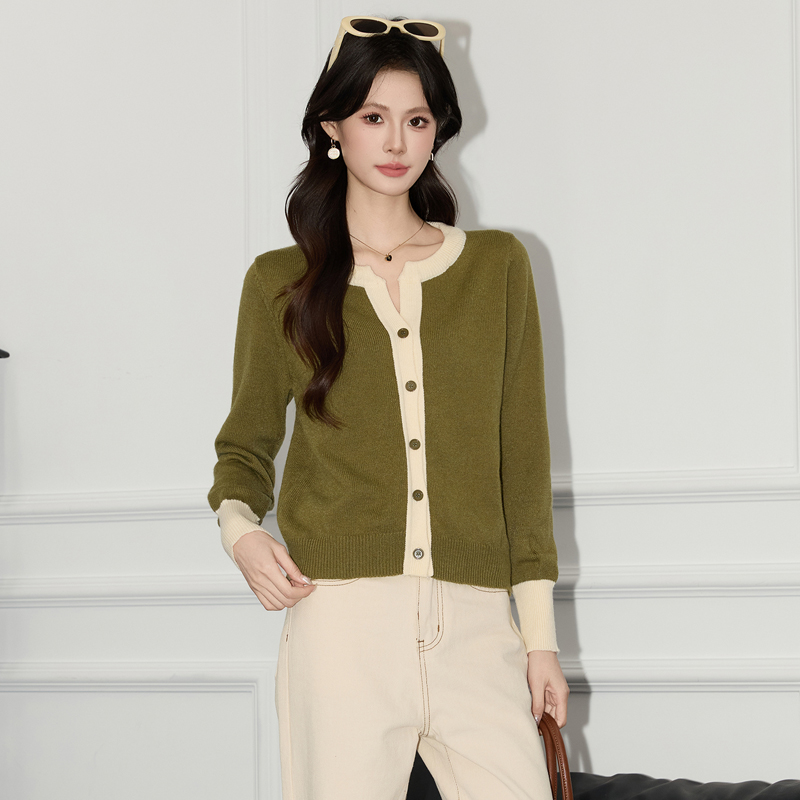 2025 autumn and winter new stylish and simple Morandi color button design color blocked knit sweater for women 2025 autumn and winter new stylish and simple Morandi color button design color blocked knit sweater for women