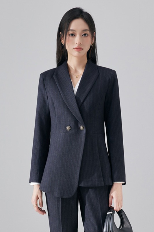 Minimalist temperament striped suit jacket for women in autumn, slim fit and slimming for commuting, formal attire, professional work clothes, suit set Minimalist temperament striped suit jacket for women in autumn, slim fit and slimming for commuting, formal attire, professional work clothes, suit set