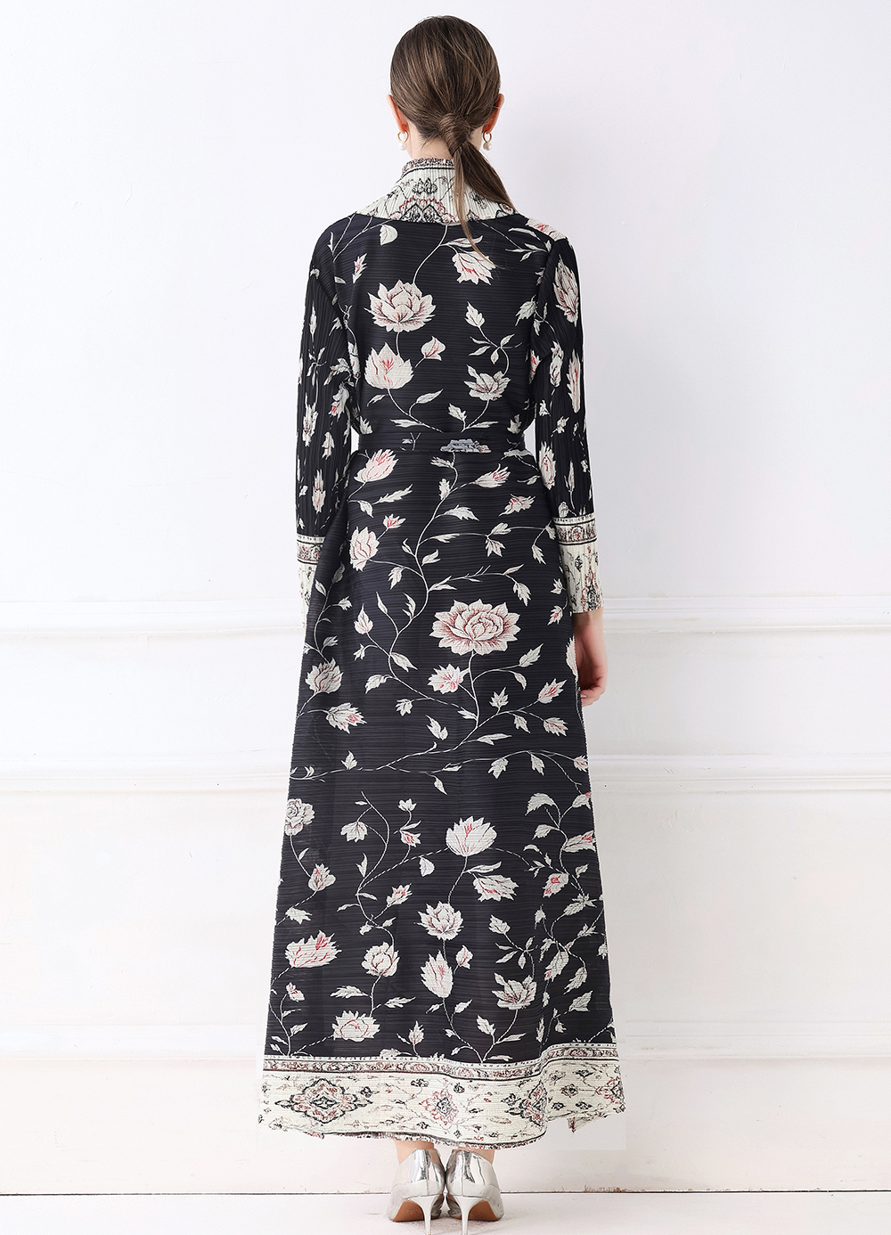 Factory direct sales of Miyake pleated early autumn pleated loose plus size printed outerwear Factory direct sales of Miyake pleated early autumn pleated loose plus size printed outerwear