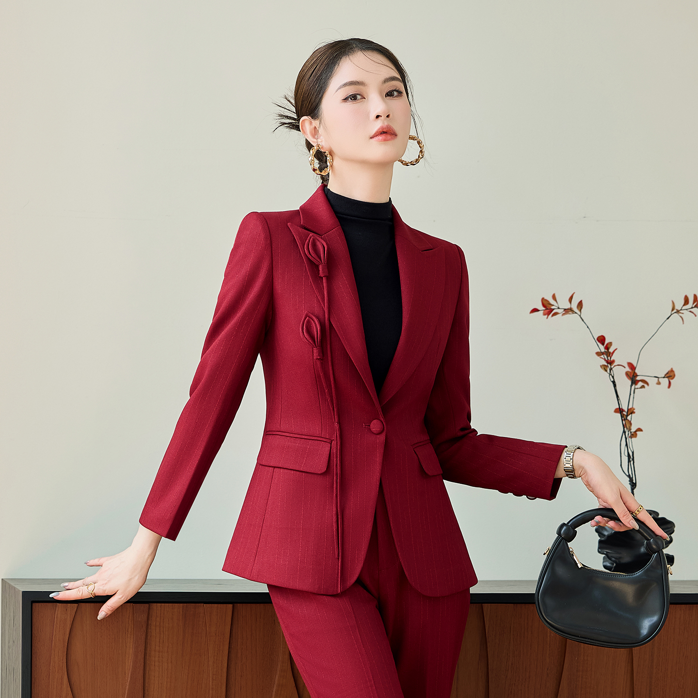 Unique design, high-end suit jacket, women's 2025 early autumn new style, simple and capable temperament, commuting suit set Unique design, high-end suit jacket, women's 2025 early autumn new style, simple and capable temperament, commuting suit set