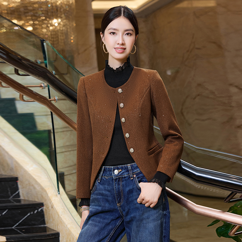 Temperament Small Fragrant Round Neck Jacket for Women in Early Autumn 2025 Fashion Simple Temperament Commuting Versatile Short Top Temperament Small Fragrant Round Neck Jacket for Women in Early Autumn 2025 Fashion Simple Temperament Commuting Versatile Short Top