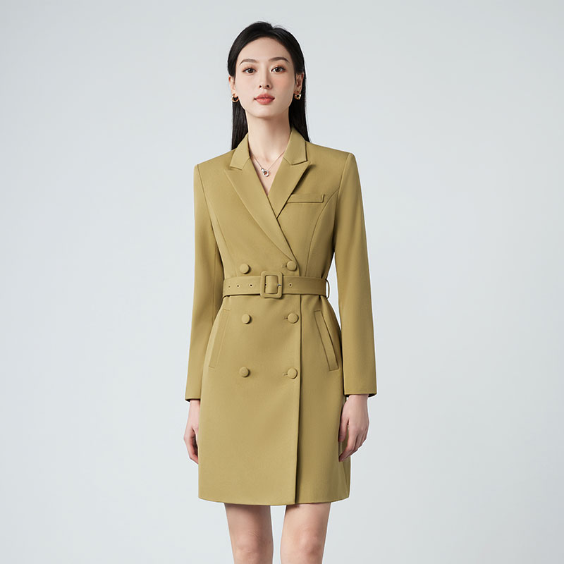 Wearing a waistband and cinching the waist to show off a slim dress for women in the early autumn of 2025, a new high-end style with a dual breasted commuting suit skirt