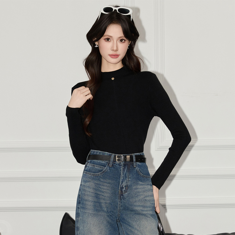 Simple and versatile round neck sweater for women in autumn and winter 2025, slim fit and slimming temperament, small stature, inner layer, bottom layer, top Simple and versatile round neck sweater for women in autumn and winter 2025, slim fit and slimming temperament, small stature, inner layer, bottom layer, top