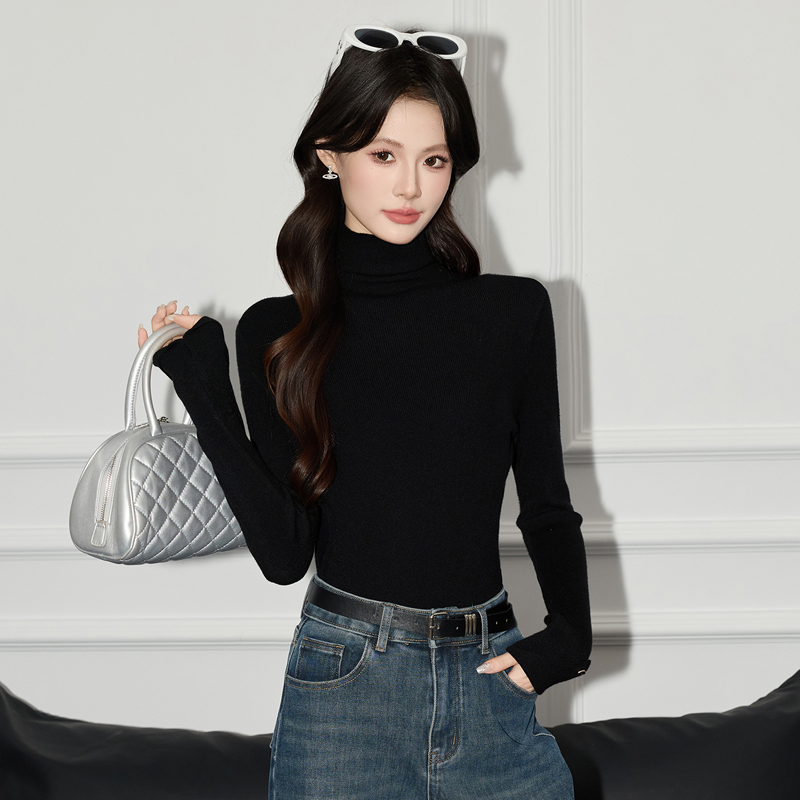 Slimming and slimming black base sweater, women's 2025 autumn and winter new design, versatile and stylish high neck top Slimming and slimming black base sweater, women's 2025 autumn and winter new design, versatile and stylish high neck top
