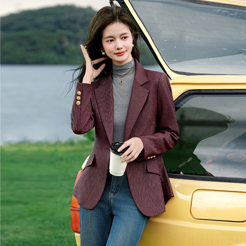 2025 simple and versatile suit jacket for women's autumn wear, new design sense, niche temperament, commuting professional long sleeved suit 2025 simple and versatile suit jacket for women's autumn wear, new design sense, niche temperament, commuting professional long sleeved suit