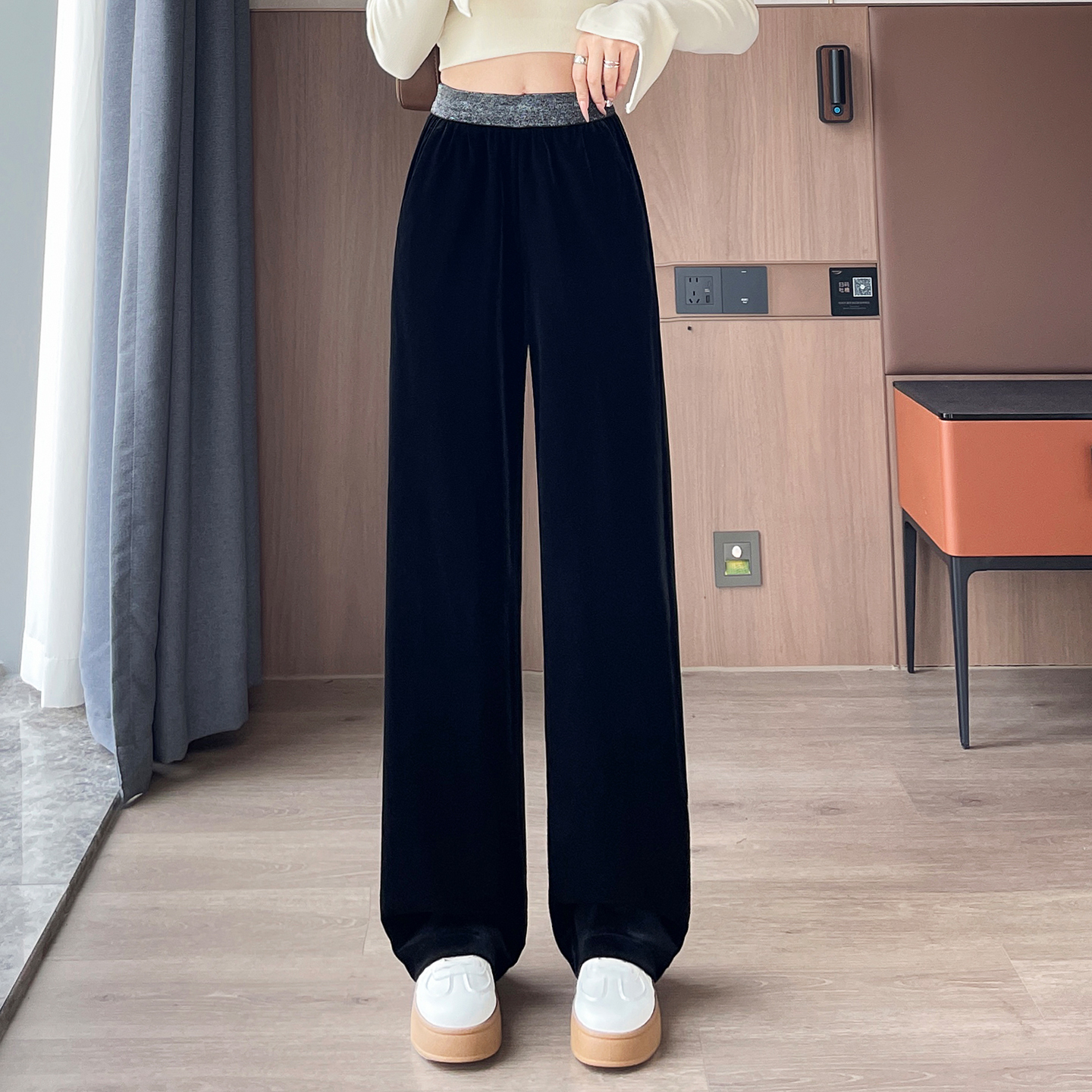 Fashionable, minimalist, and high-end gold velvet casual pants for women in autumn 2025. New design with a niche and versatile wide leg pants Fashionable, minimalist, and high-end gold velvet casual pants for women in autumn 2025. New design with a niche and versatile wide leg pants