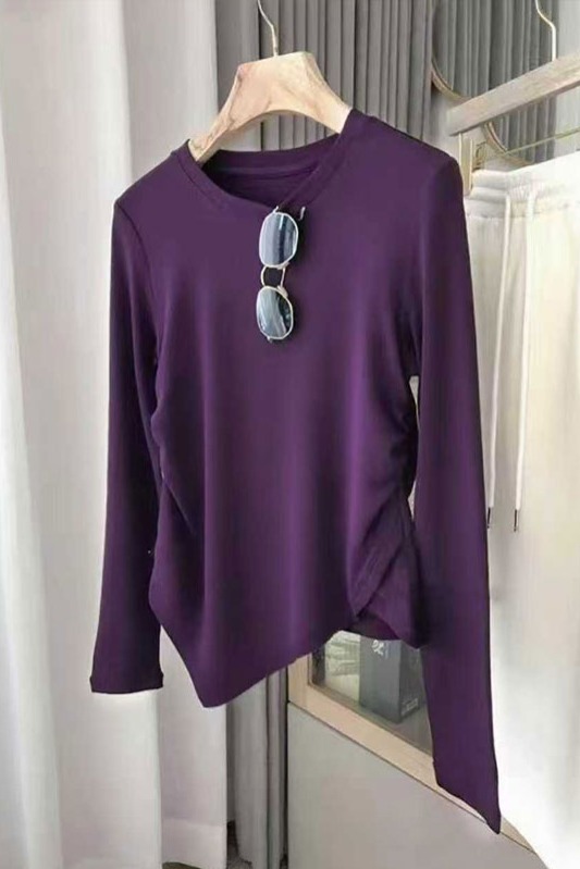 Small and slim fit versatile T-shirt for women in autumn 2025, fashionable and simple design, niche temperament base shirt Small and slim fit versatile T-shirt for women in autumn 2025, fashionable and simple design, niche temperament base shirt